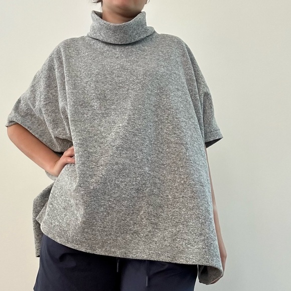 CASLON GREY KNIT TURTLENECK  OVERSIZED PONCHO SWEATER - XS/S - Picture 3 of 10